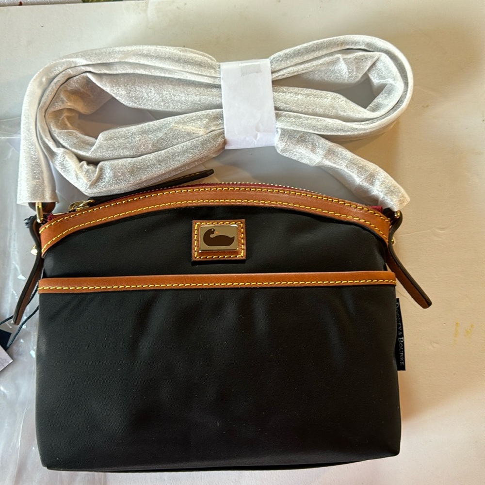 NWT Dooney & Bourke Domed Crossbody handbag